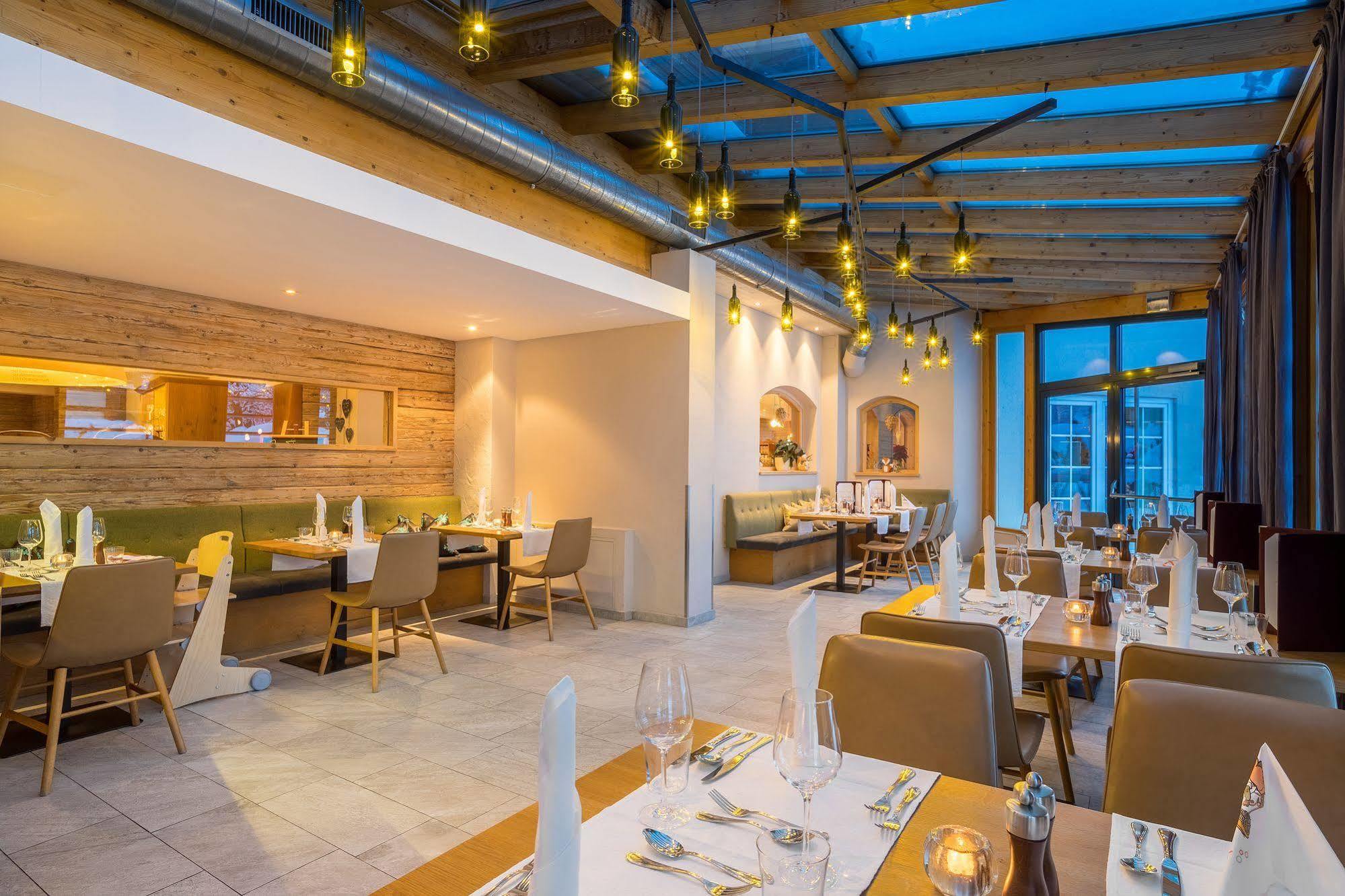 Hotel Pop-up Living Zell Am 4*