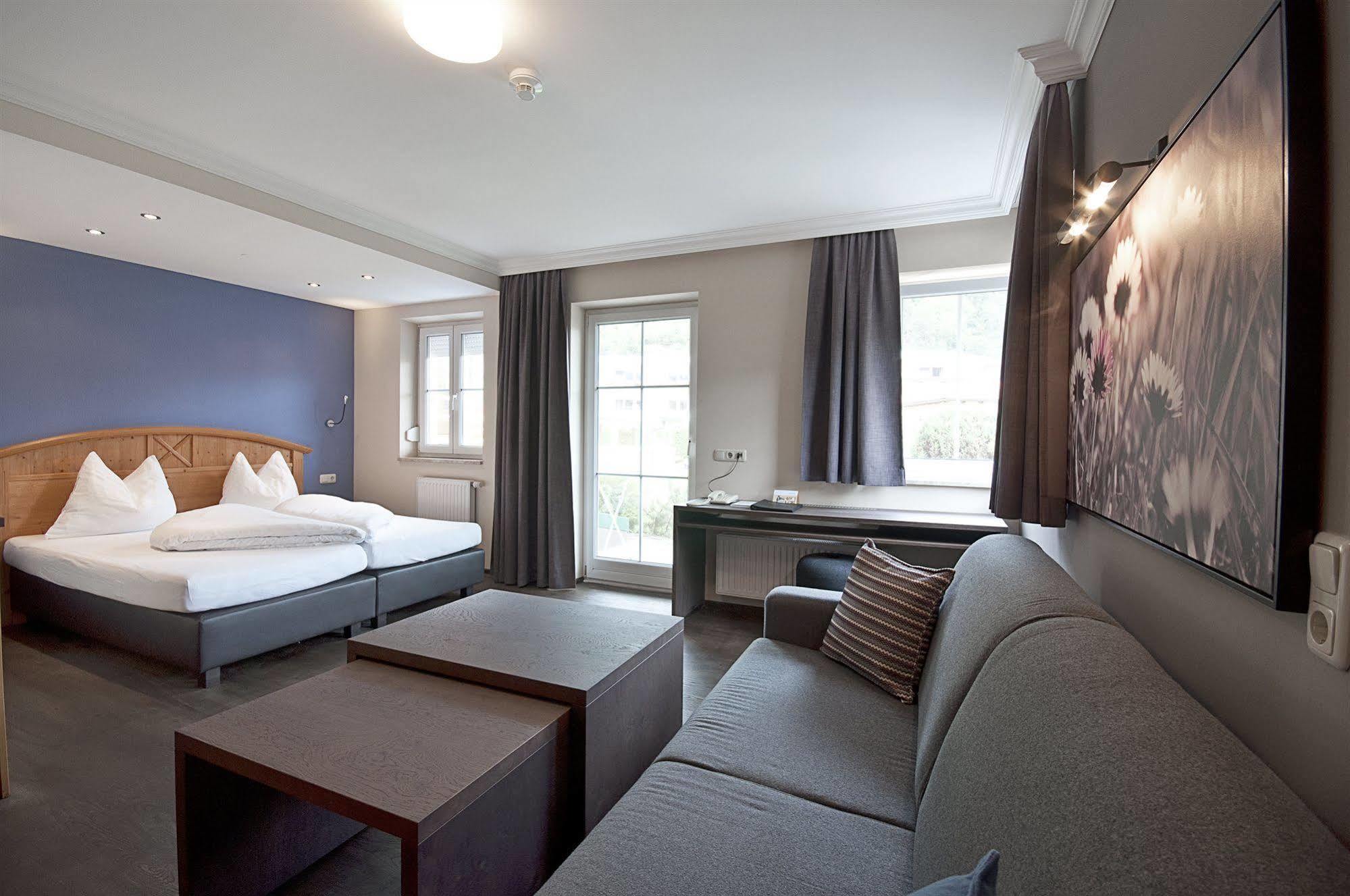 Pop-up Living Zell Am 4*