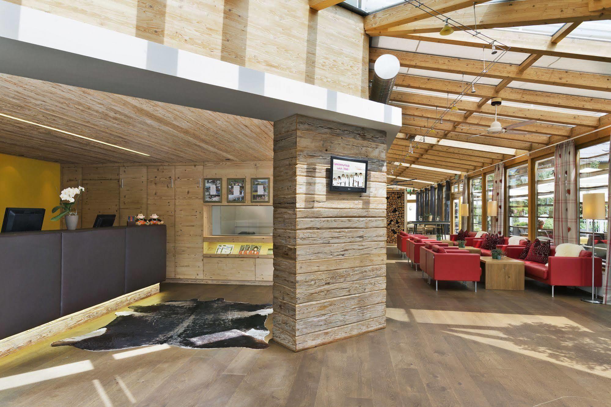 Pop-up Living Zell Am Hotel 4*