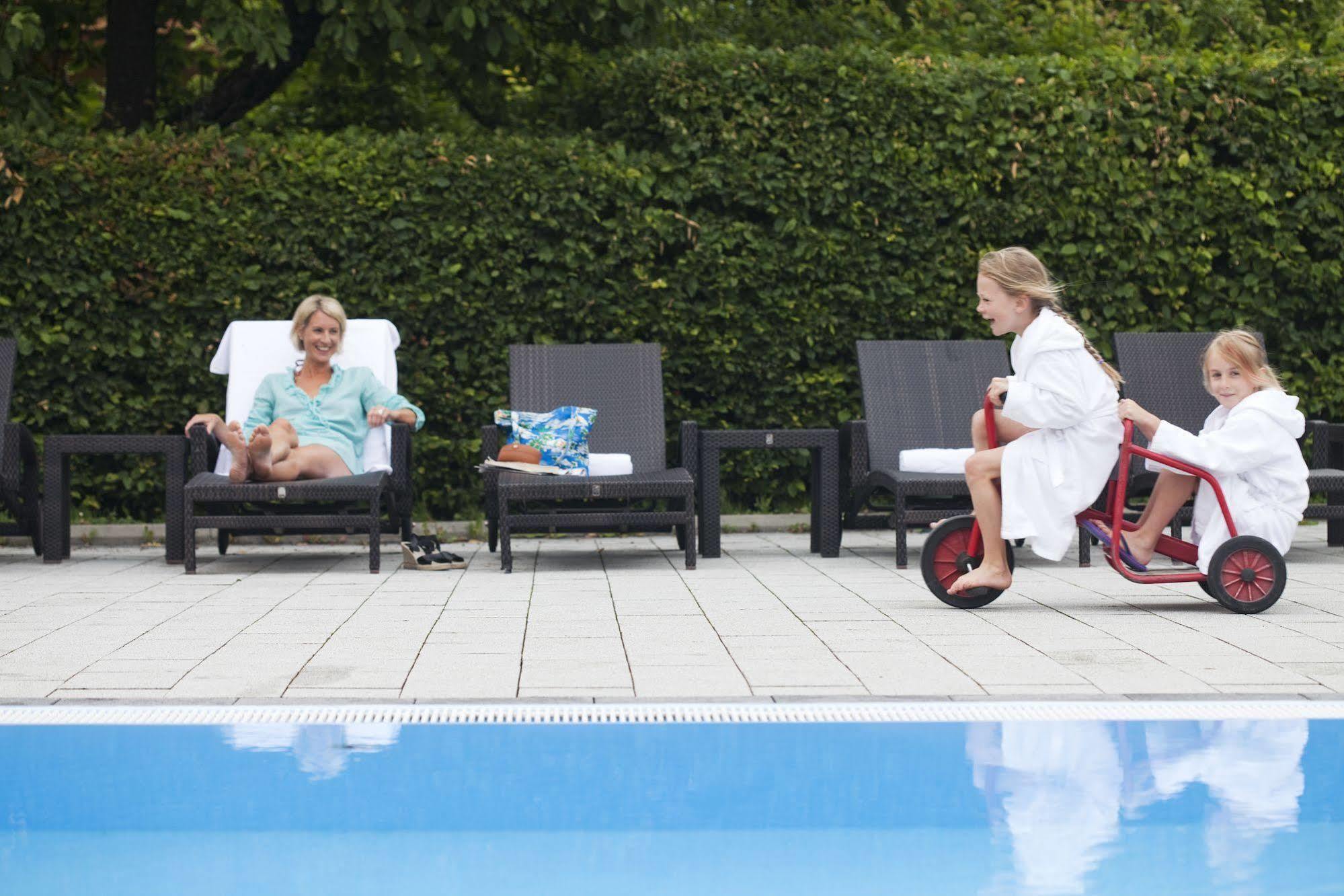 Pop-up Living Zell Am 4*